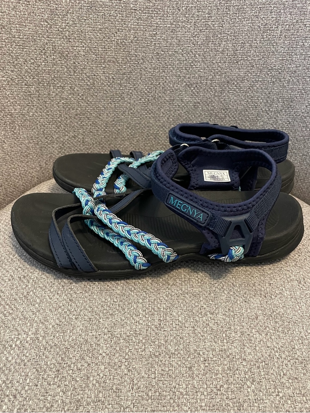 MEGNYA woman’s size 39 hiking Sandals